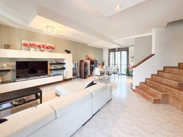 Villa Schiera in vendita a Unione delle Terre d'Argine, Carpi