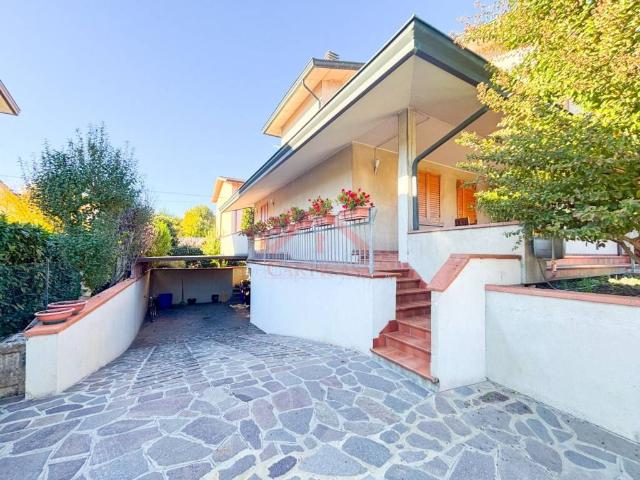 Villa Schiera in vendita a Unione delle Terre d'Argine, Carpi