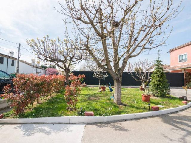 Villa Schiera in vendita a Bassa Reggiana, Re