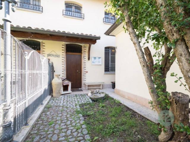 Villa Schiera in vendita a Unione delle Terre d'Argine, Carpi