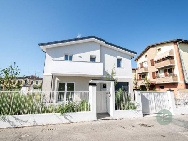 Villa Schiera in vendita a Unione delle Terre d'Argine, Carpi