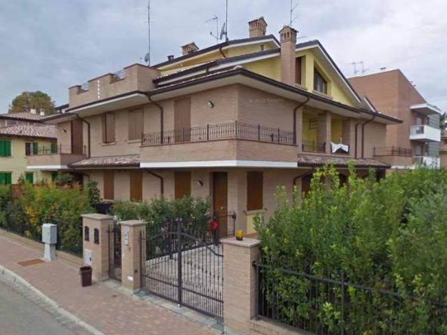Villa Schiera in vendita a Carpi, Modena