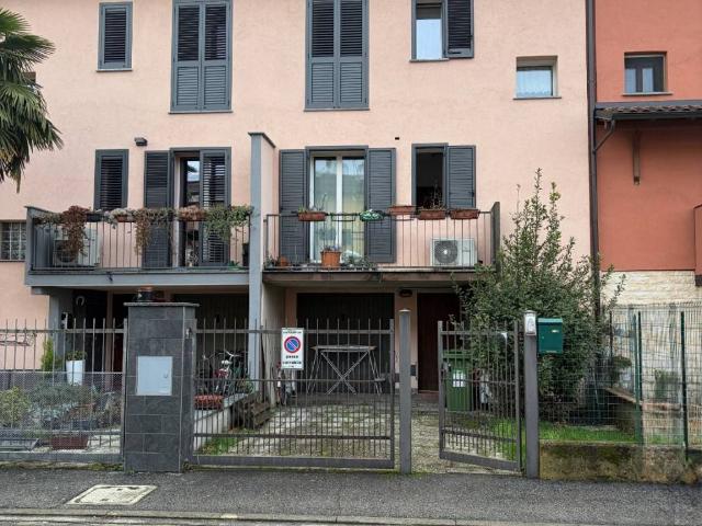 Villa Schiera in vendita a Carpiano, Lombardia