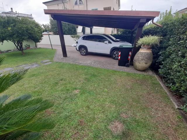 Villa Schiera in vendita a Pontecimato, Carrara