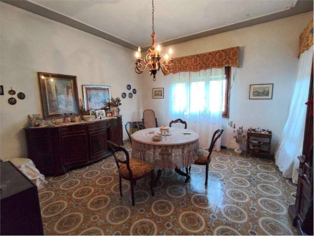 Villa Schiera in vendita a La Prada, Carrara