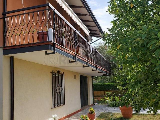 Villa Schiera in vendita a Pontecimato, Carrara