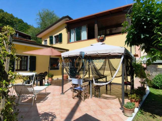Villa Schiera in vendita a Carrara, Toscana