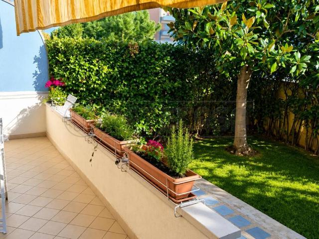 Villa Schiera in vendita a Marina di Carrara, Carrara