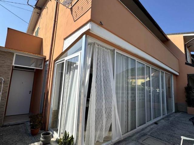 Villa Schiera in vendita a Carrara, Toscana