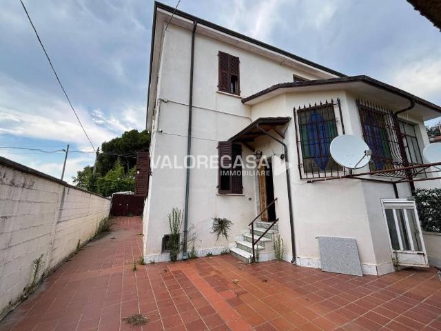 Villa Schiera in vendita a Sant'Antonio, Carrara
