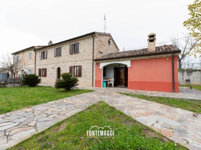 Villa Schiera in vendita a Marche, Pesaro E Urbino