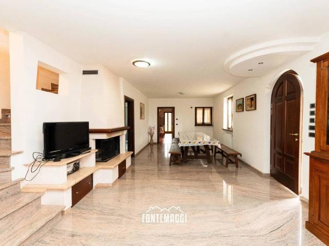 Villa Schiera in vendita a Marche, Pesaro E Urbino