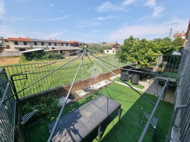 Villa Schiera in vendita a Carugate, Lombardia