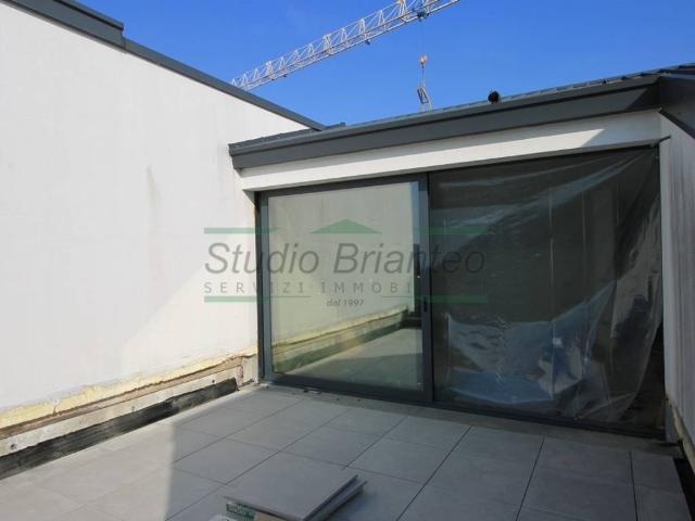 Villa Schiera in vendita a Carugo, Lombardia