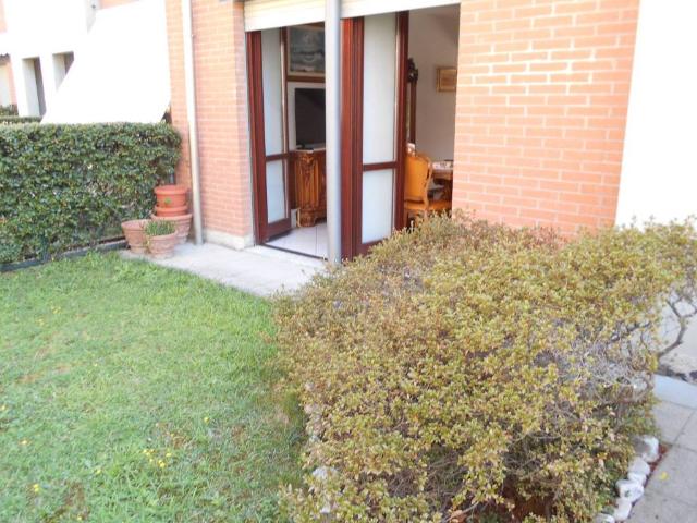 Villa Schiera in vendita a Carugo, Lombardia