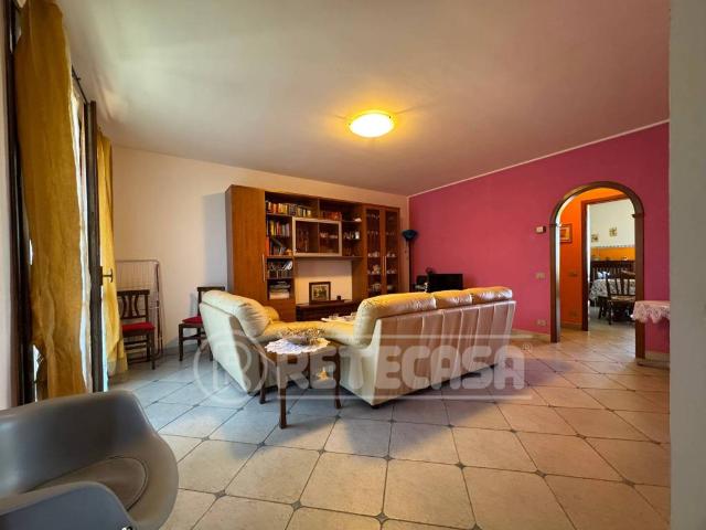 Villa Schiera in vendita a Casaletto Ceredano, Lombardia