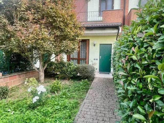 Villa Schiera in vendita a Casalino, Novara