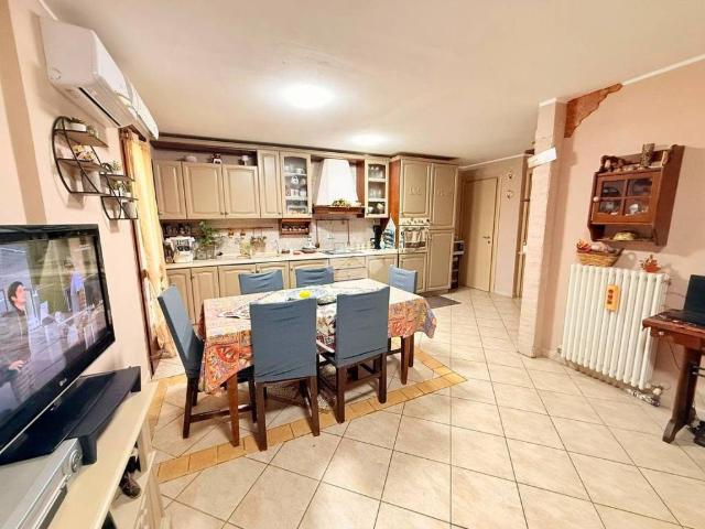 Villa Schiera in vendita a Casalmaggiore, Lombardia
