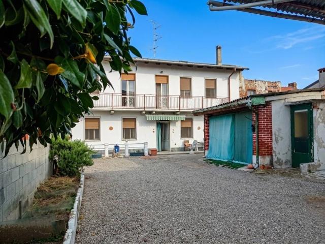 Villa Schiera in vendita a Casalvolone, Novara
