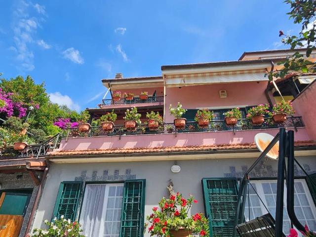 Villa Schiera in vendita a Verici inferiore, Casarza Ligure