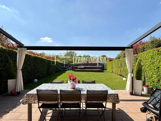 Villa Schiera in vendita a Galgiana, Casatenovo
