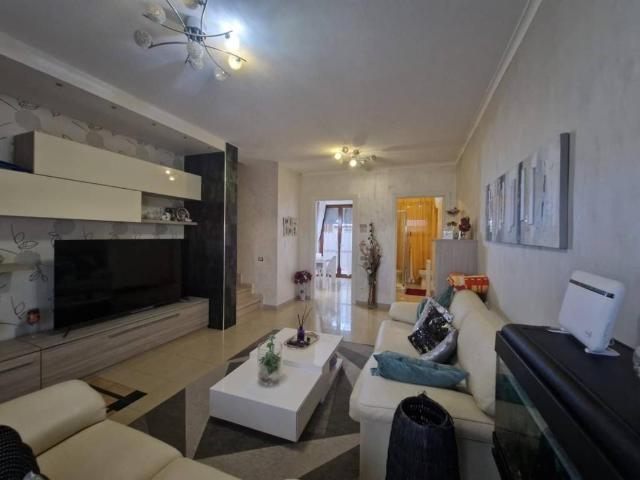 Villa Schiera in vendita a Casciana Terme Lari, Lavaiano