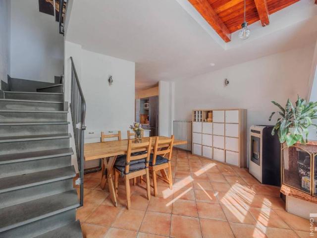 Villa Schiera in vendita a Laiano, Cascina