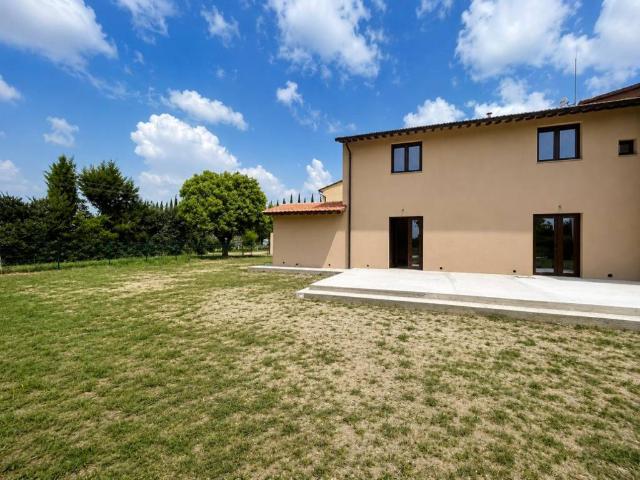 Villa Schiera in vendita a Pontedera, Toscana
