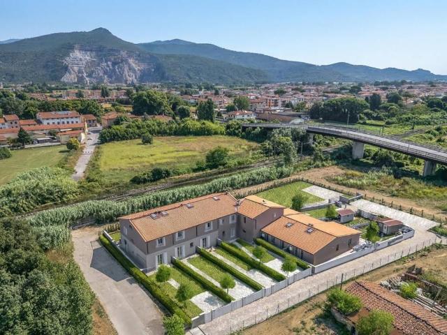 Villa Schiera in vendita a San Giorgio a Bibbiano, Cascina