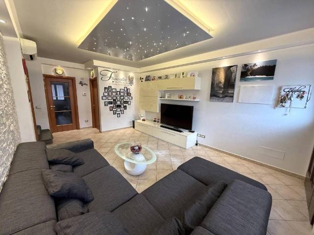 Villa Schiera in vendita a San Frediano a Settimo, Cascina