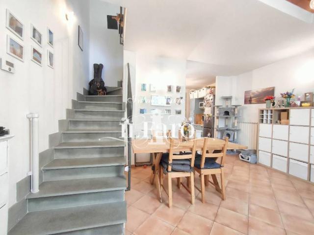 Villa Schiera in vendita a Navacchio, Cascina