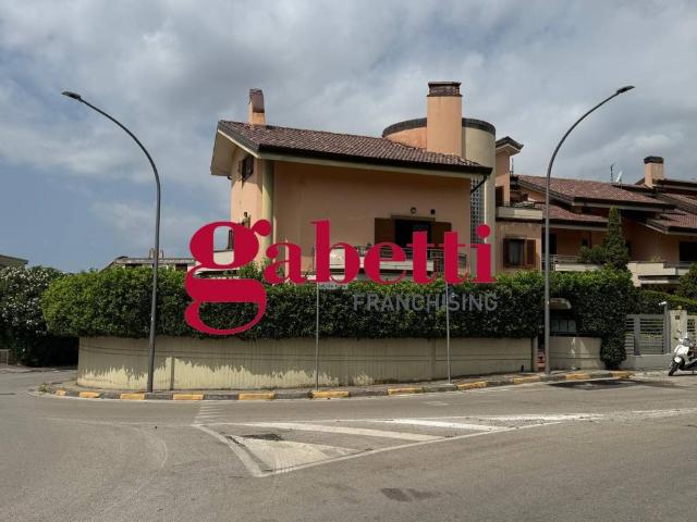 Villa Schiera in vendita a Mezzano, Caserta