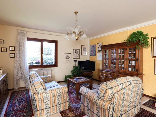 Villa Schiera in vendita a Dosson, Treviso