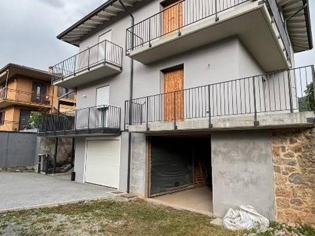 Villa Schiera in vendita a Casnigo, Lombardia