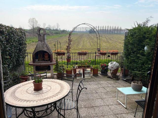 Villa Schiera in vendita a Casorate Primo, Lombardia