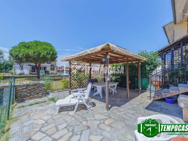 Villa Schiera in vendita a Casorate Primo, Lombardia