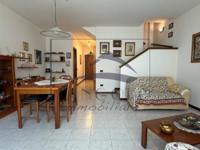 Villa Schiera in vendita a Cascina Monella, Casorezzo