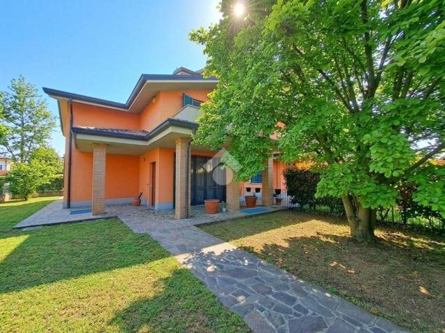 Villa Schiera in vendita a Cassano D'adda, Lombardia