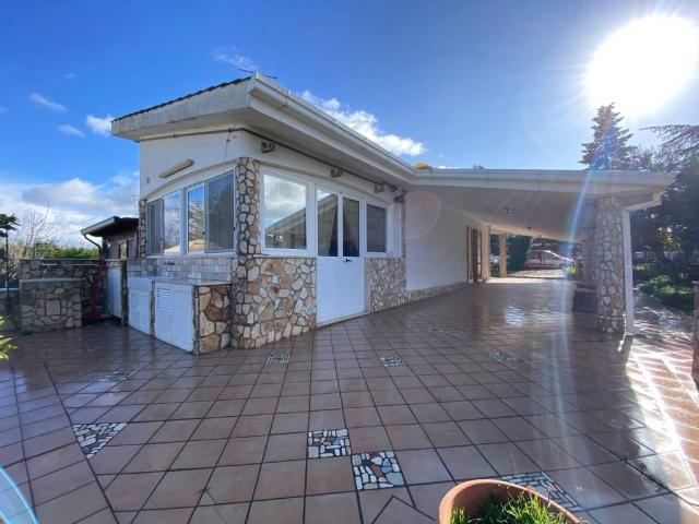 Villa Schiera in vendita a Puglia, Bari