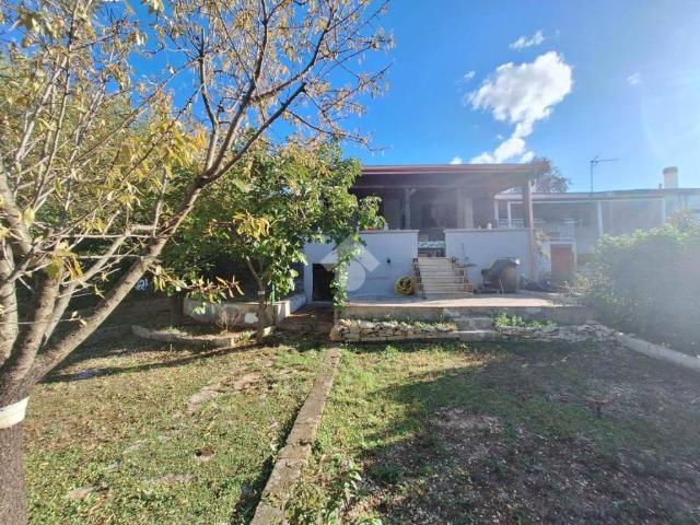 Villa Schiera in vendita a Contrada Lagogemolo, Puglia