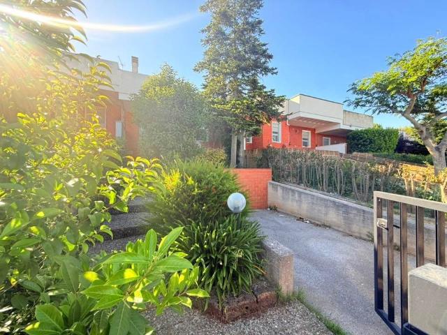 Villa Schiera in vendita a Puglia, Bari
