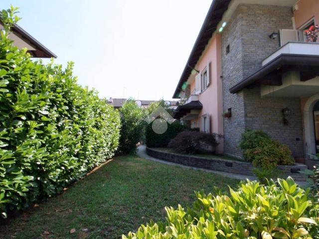 Villa Schiera in vendita a Villa, Cassano Magnago