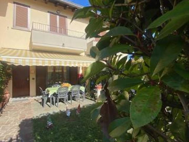 Villa Schiera in vendita a Cassina Rizzardi, Como