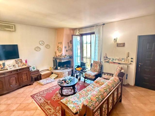 Villa Schiera in vendita a Cassinetta Di Lugagnano, Lombardia