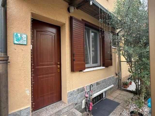 Villa Schiera in vendita a Castano Primo, Lombardia