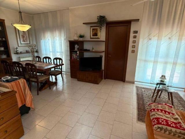 Villa Schiera in vendita a Castano Primo, Lombardia
