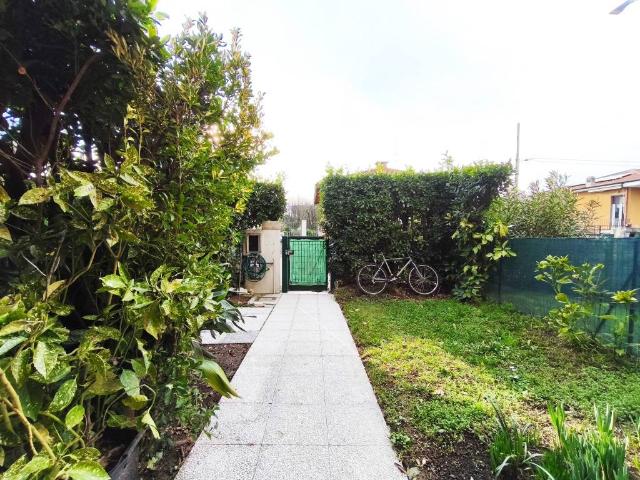 Villa Schiera in vendita a Castano Primo, Lombardia