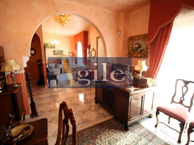 Villa Schiera in vendita a Cerreto, Marche