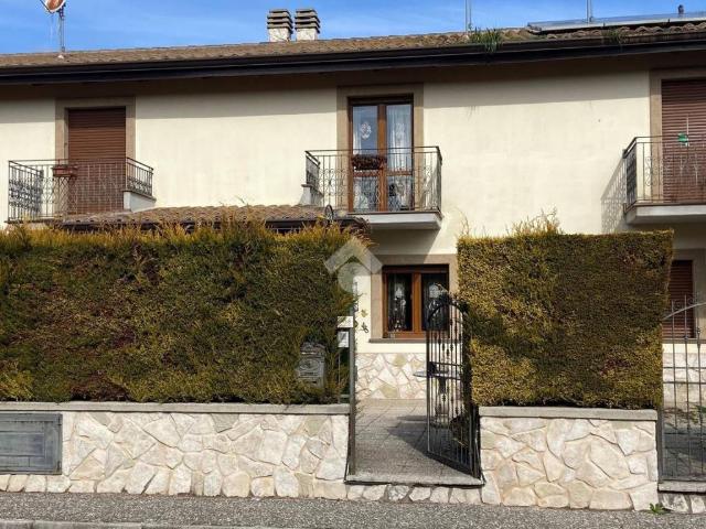 Villa Schiera in vendita a Castel Di Sangro, Abruzzo