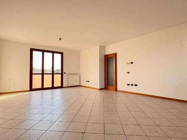 Villa Schiera in vendita a Castel Goffredo, Lombardia